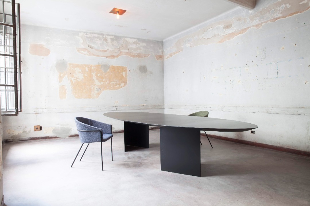 Mesa De Jantar Slight Oval